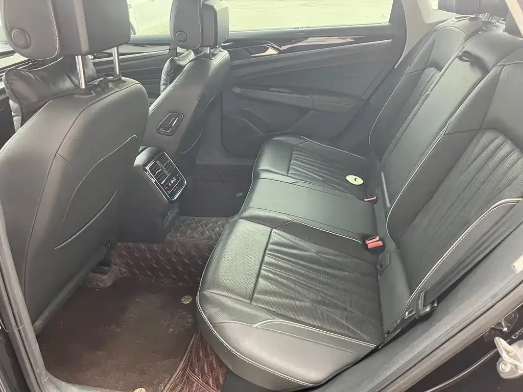 Volkswagen Passat 2022 из CN, фото 2