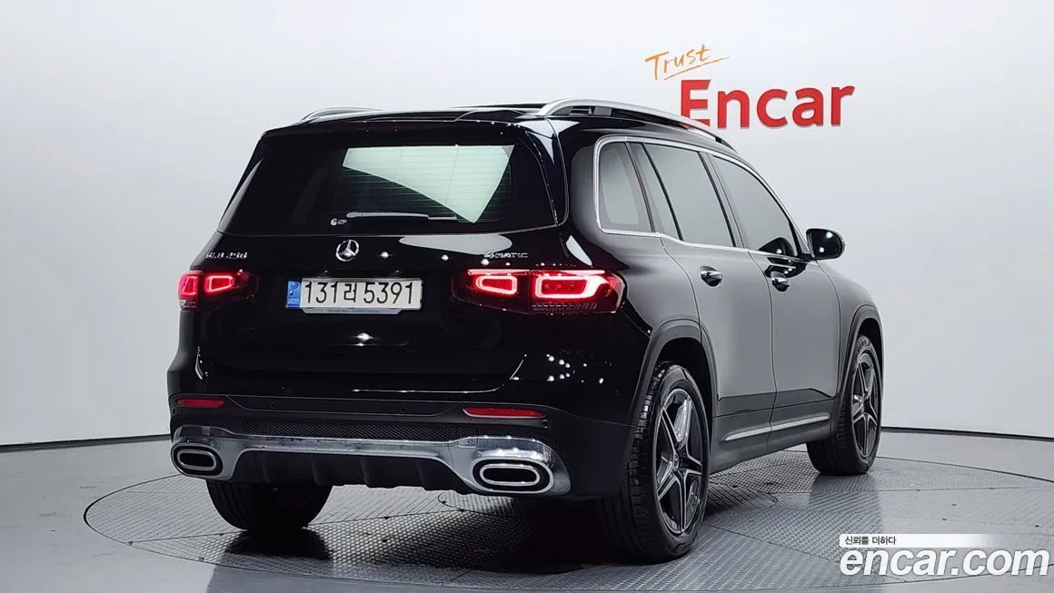 Mercedes-Benz GLB-Class — фото 2