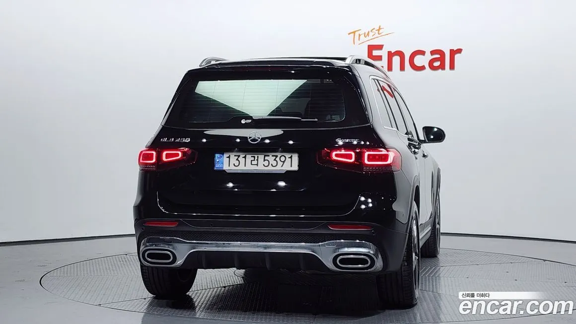 Mercedes-Benz GLB-Class — фото 4