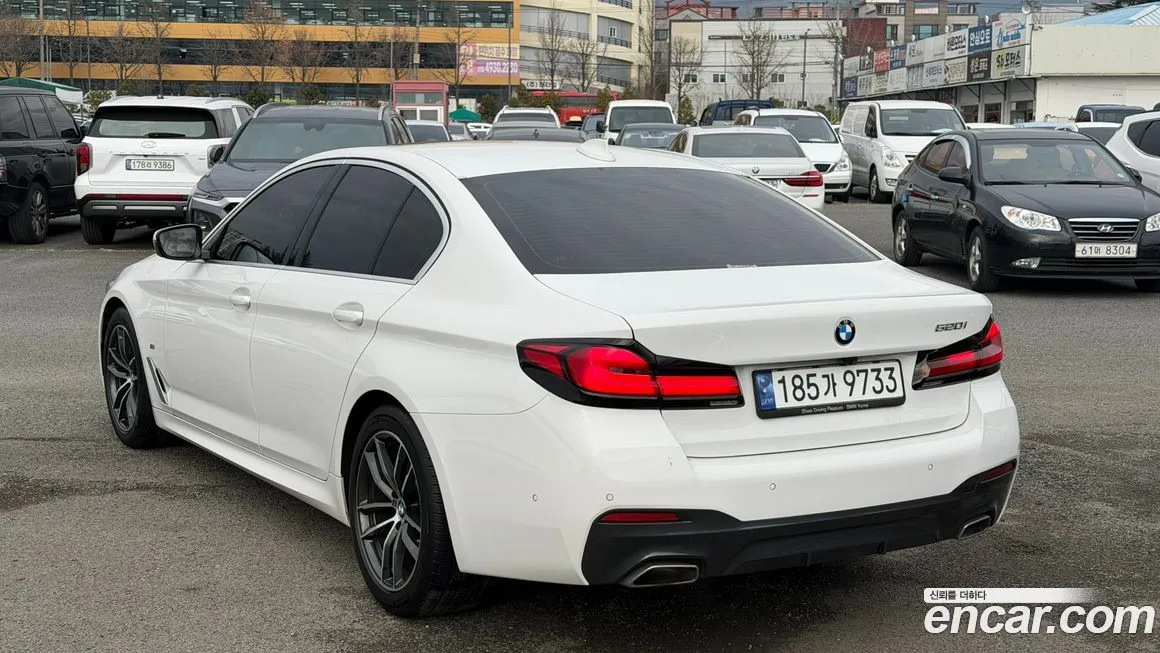 BMW 5-Series 2023 из KR, фото 2