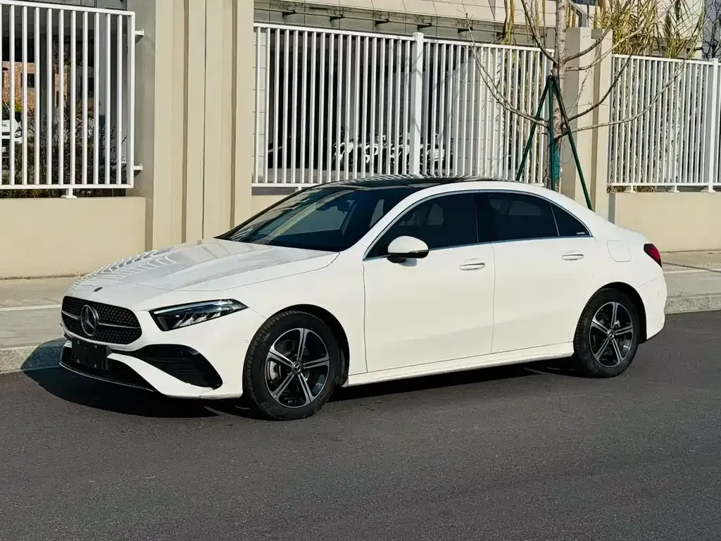 Mercedes-Benz A-Class 2023 из CN, фото 1