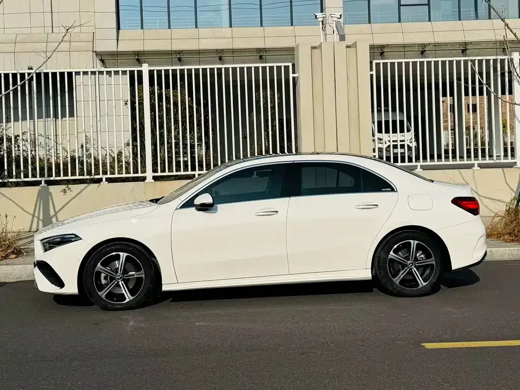 Mercedes-Benz A-Class 2023 из CN, фото 2