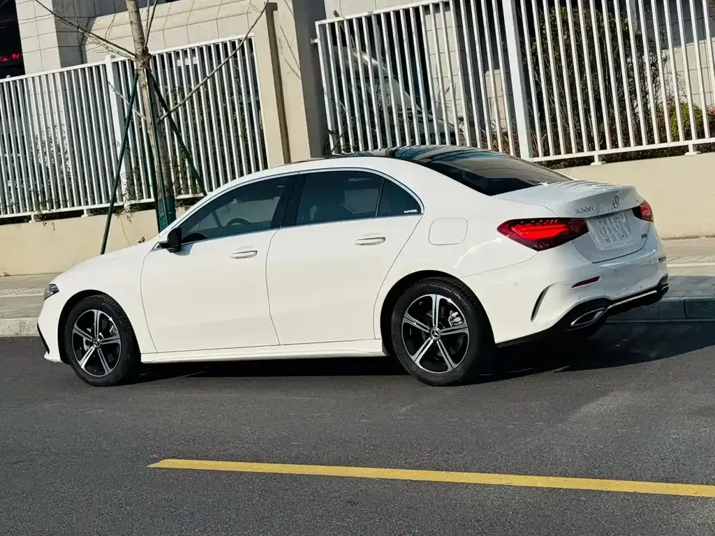 Mercedes-Benz A-Class 2023 из CN, фото 4
