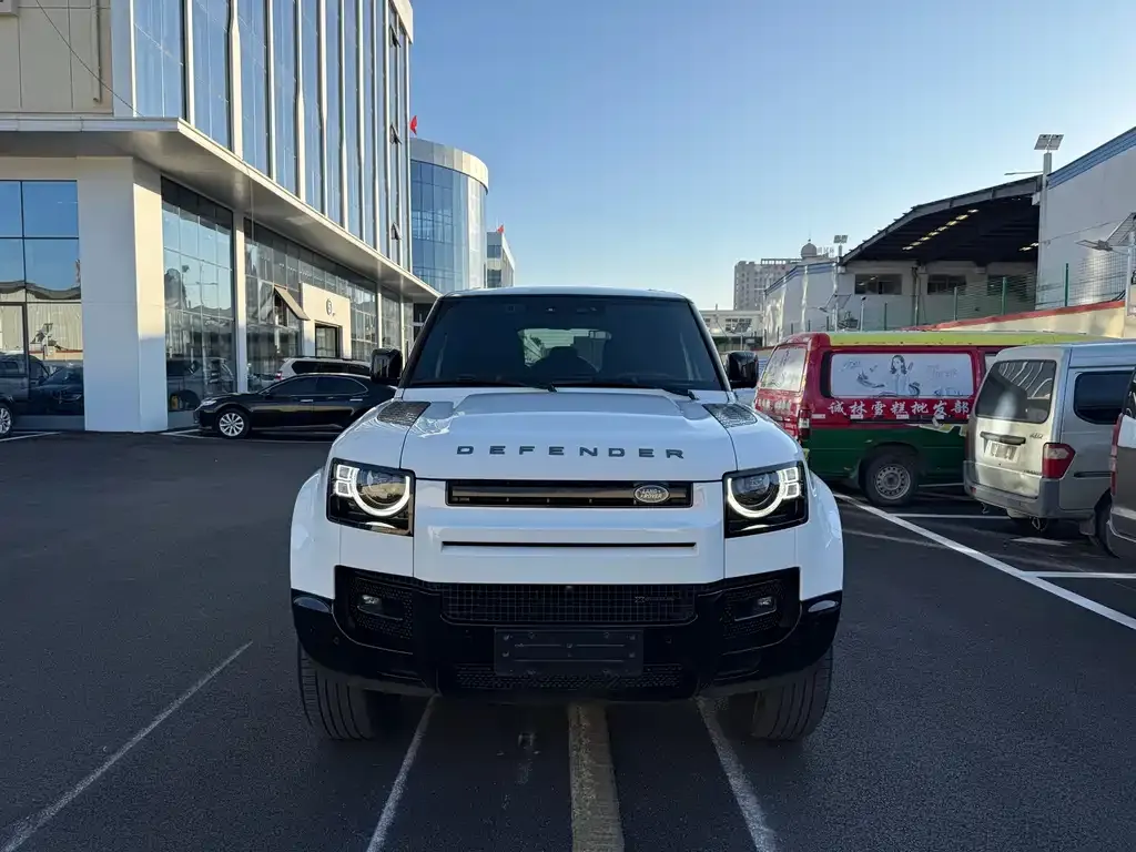 Land Rover Defender 2023 из CN, фото 1