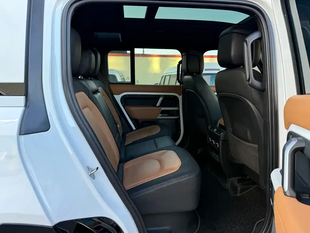 Land Rover Defender 2023 из CN, фото 3