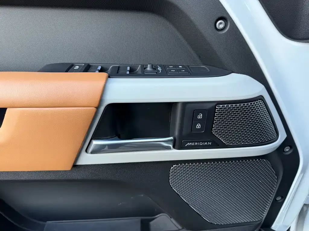 Land Rover Defender 2023 из CN, фото 9