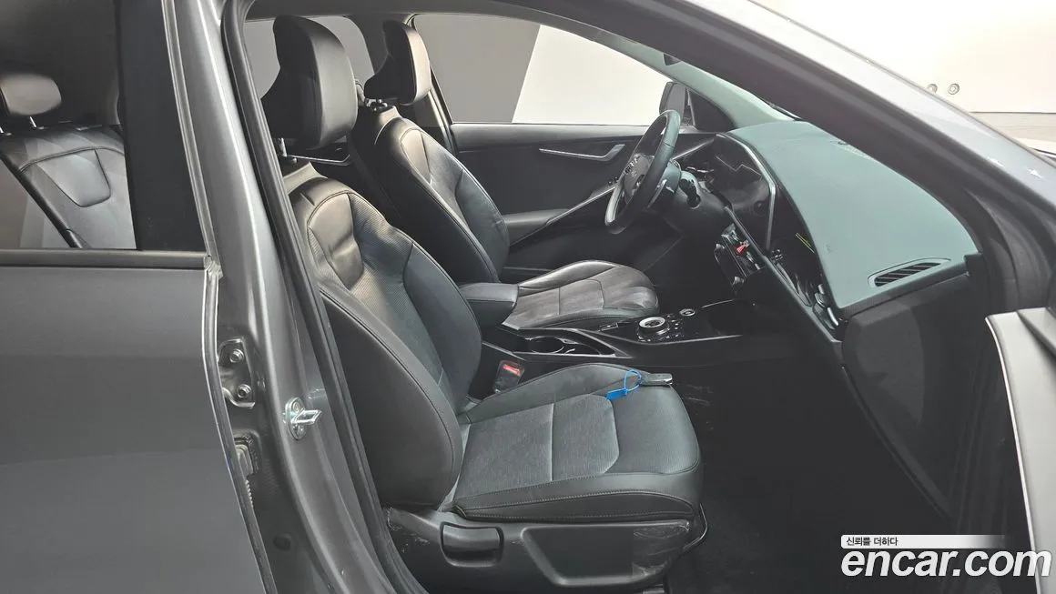 Kia Niro — фото 10