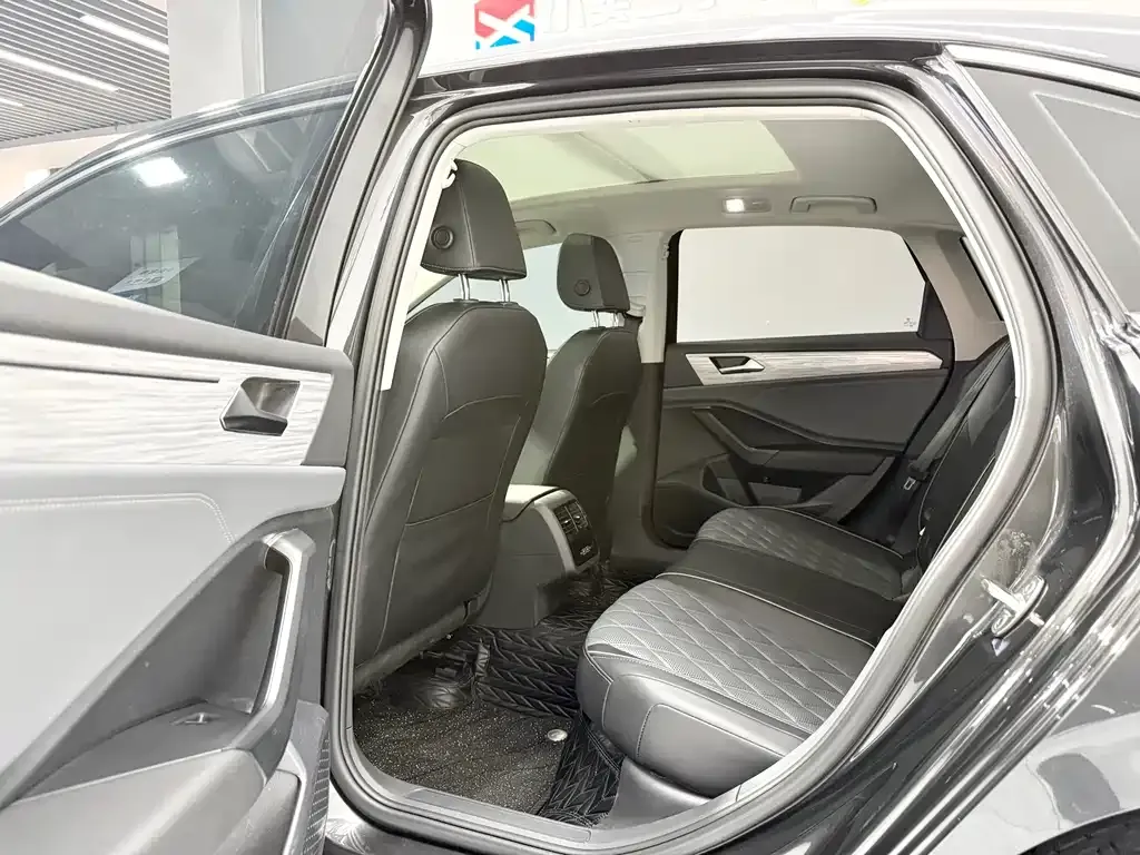 Volkswagen Sagitar 2023 из CN, фото 9