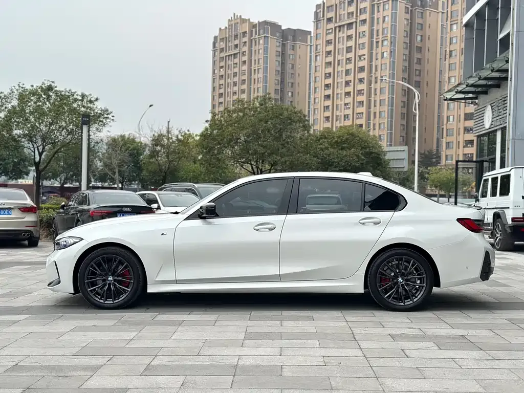 BMW 3 Series 2024 из CN, фото 7