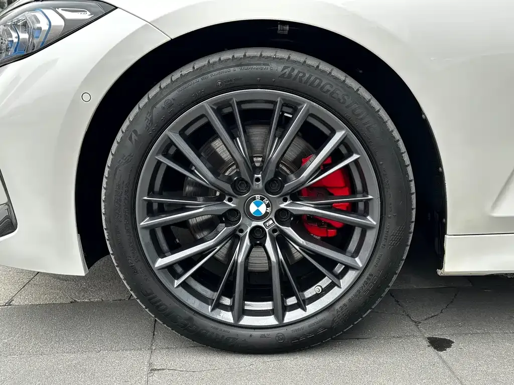 BMW 3 Series 2024 из CN, фото 8