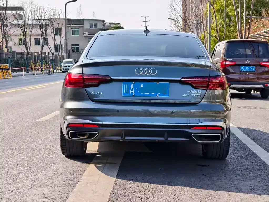 Audi A4L 2022 из CN, фото 9