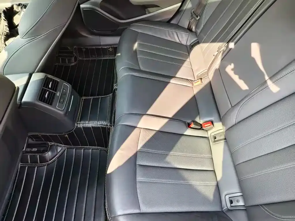 Audi A4L 2022 из CN, фото 2