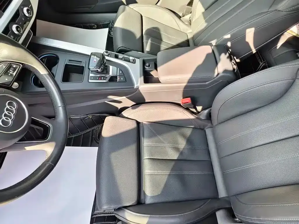Audi A4L 2022 из CN, фото 10