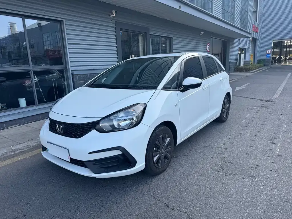 Honda Fit — фото 1