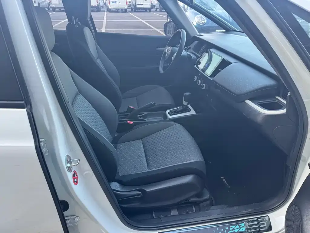 Honda Fit — фото 10