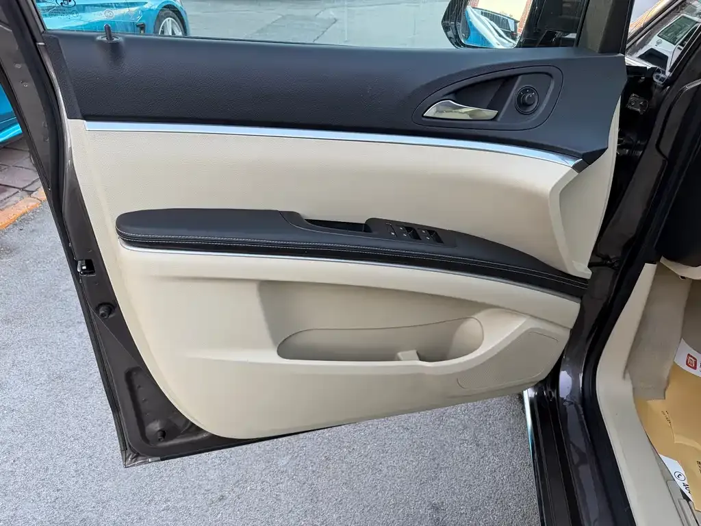 Buick GL8 2024 из CN, фото 2
