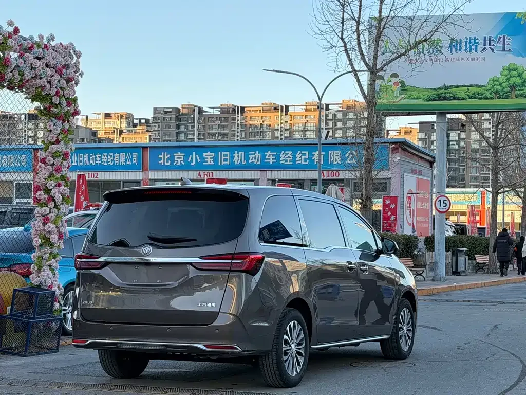 Buick GL8 2024 из CN, фото 3