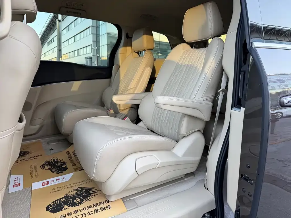 Buick GL8 2024 из CN, фото 8