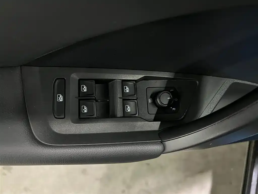 Volkswagen Tharu 2021 из CN, фото 9