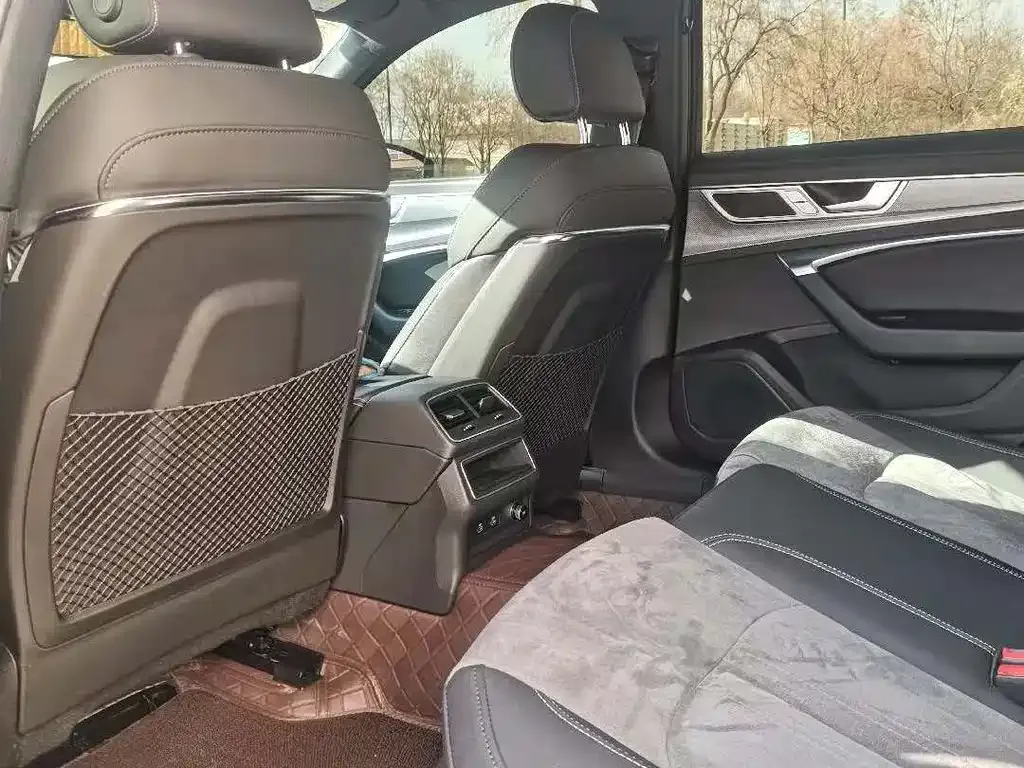 Audi A6L 2023 из CN, фото 5