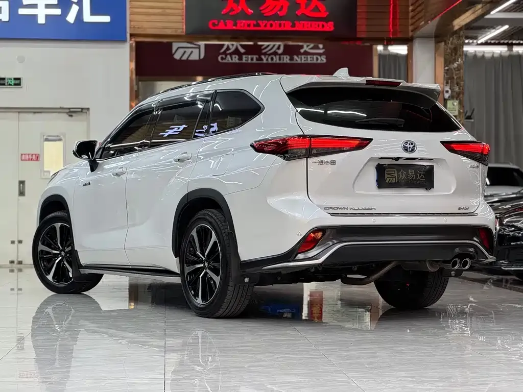 Toyota Crown Kluger 2022 из CN, фото 5