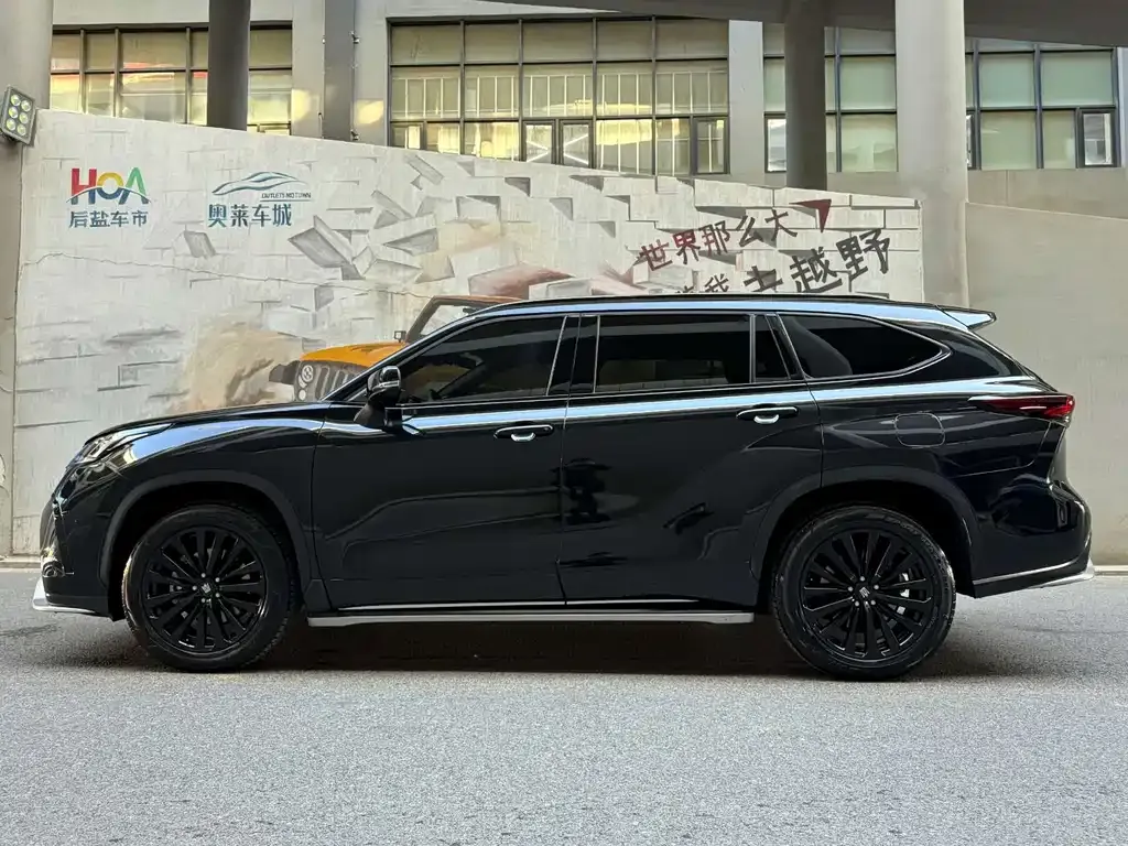 Toyota Crown Kluger 2024 из CN, фото 9