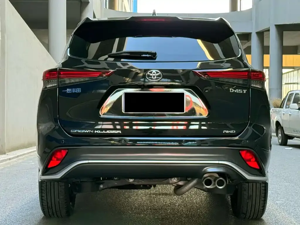 Toyota Crown Kluger 2024 из CN, фото 7