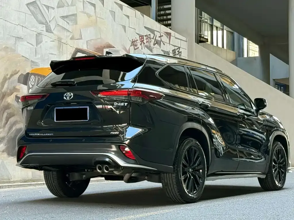 Toyota Crown Kluger 2024 из CN, фото 4