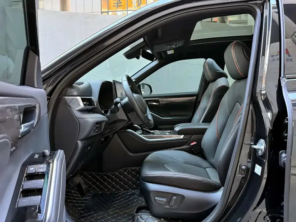 Toyota Crown Kluger 2024 из CN, фото 2