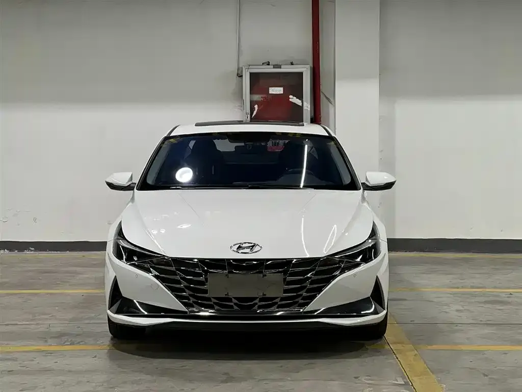 Hyundai Elantra 2023 из CN, фото 2