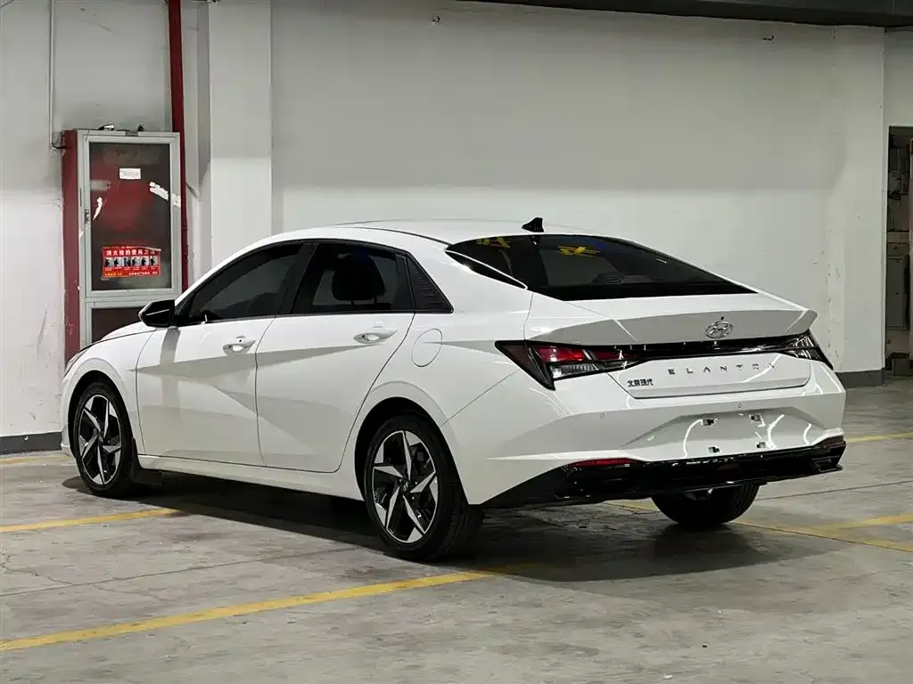 Hyundai Elantra 2023 из CN, фото 4