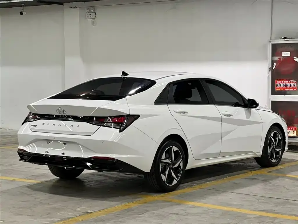 Hyundai Elantra 2023 из CN, фото 5