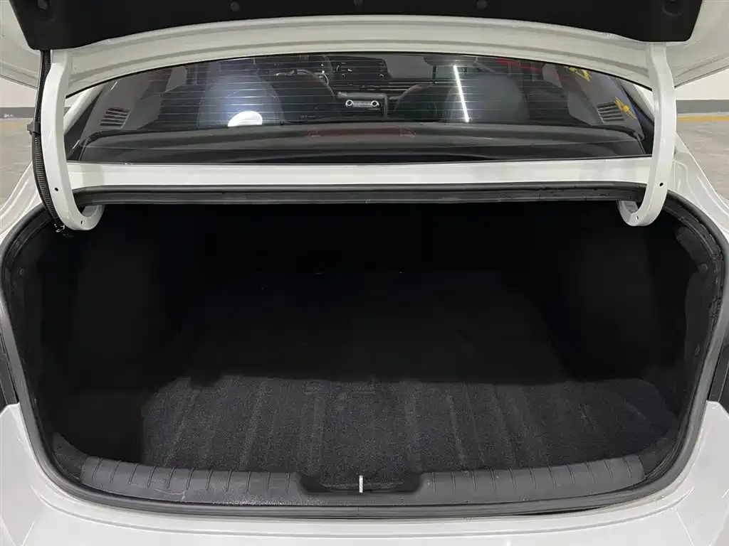 Hyundai Elantra 2023 из CN, фото 7