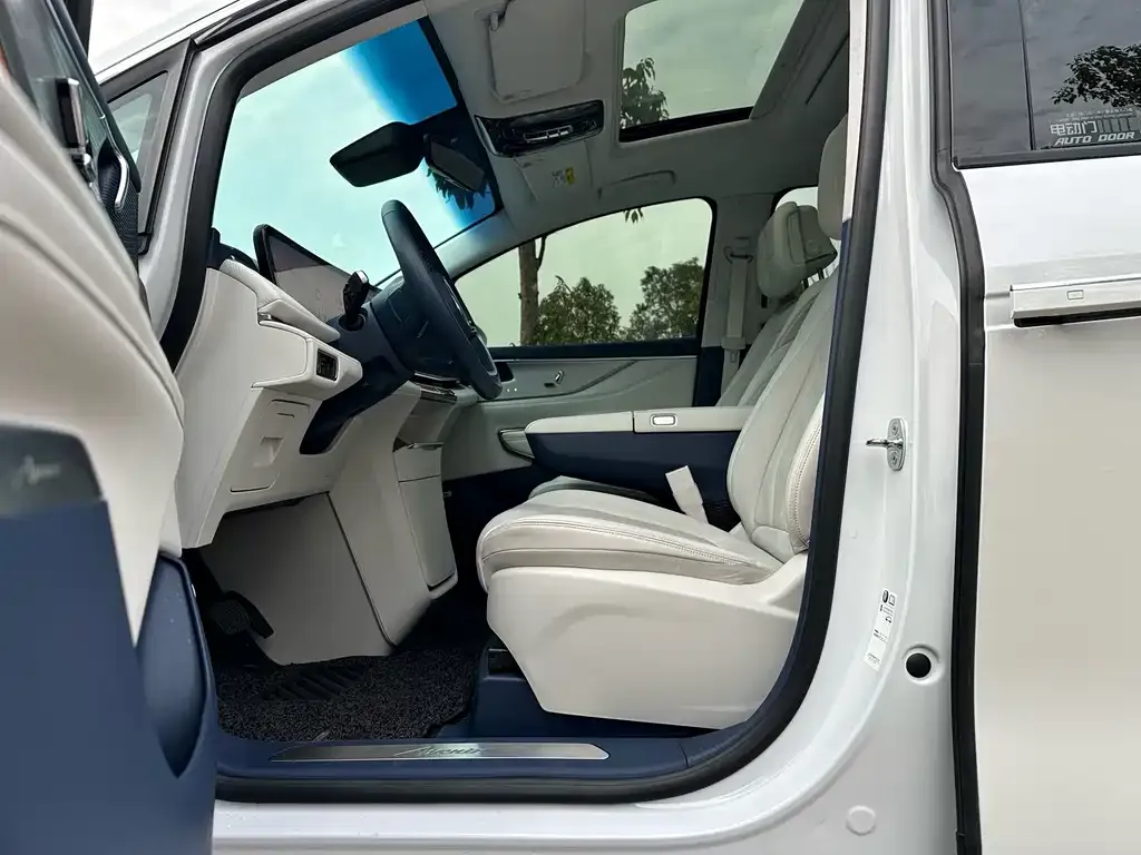 Buick GL8 Hybrid 2024 из CN, фото 5