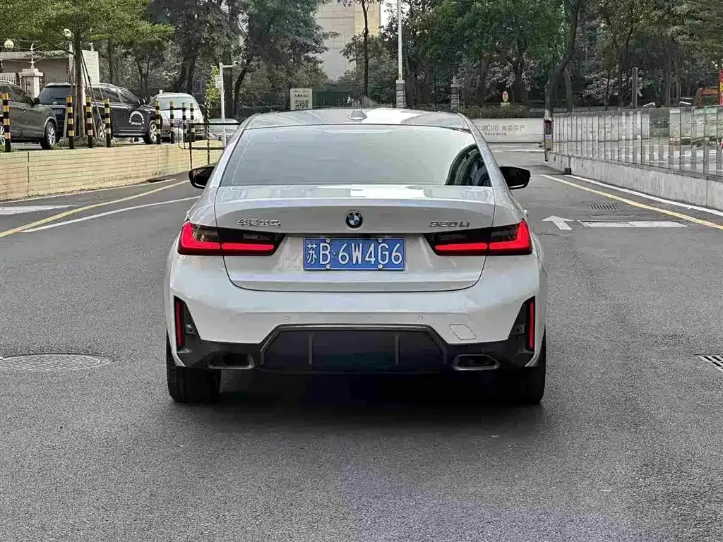 BMW 3 Series 2023 из CN, фото 8