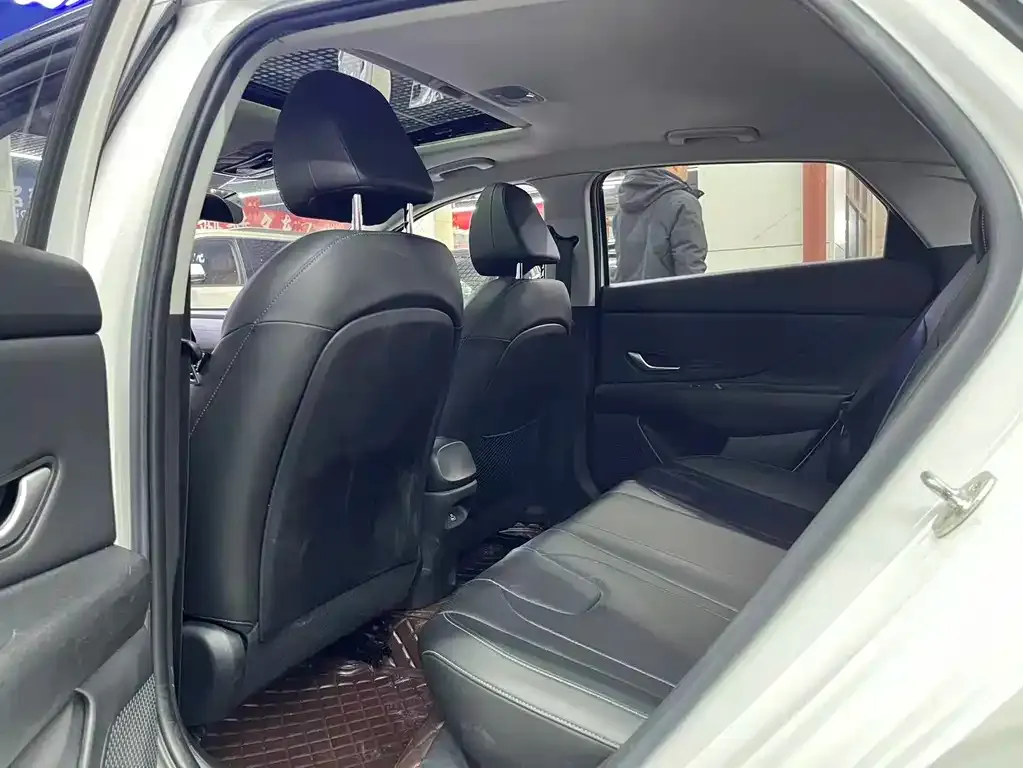 Hyundai Elantra 2021 из CN, фото 5