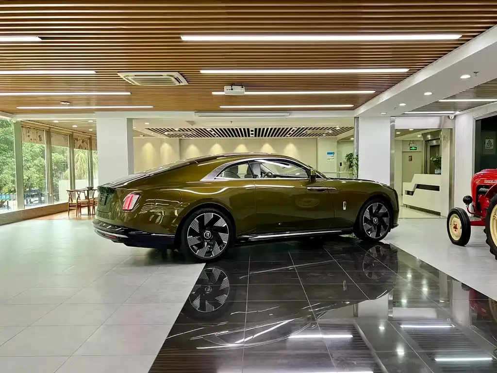 Rolls-Royce Phantom 2025 из CN, фото 4