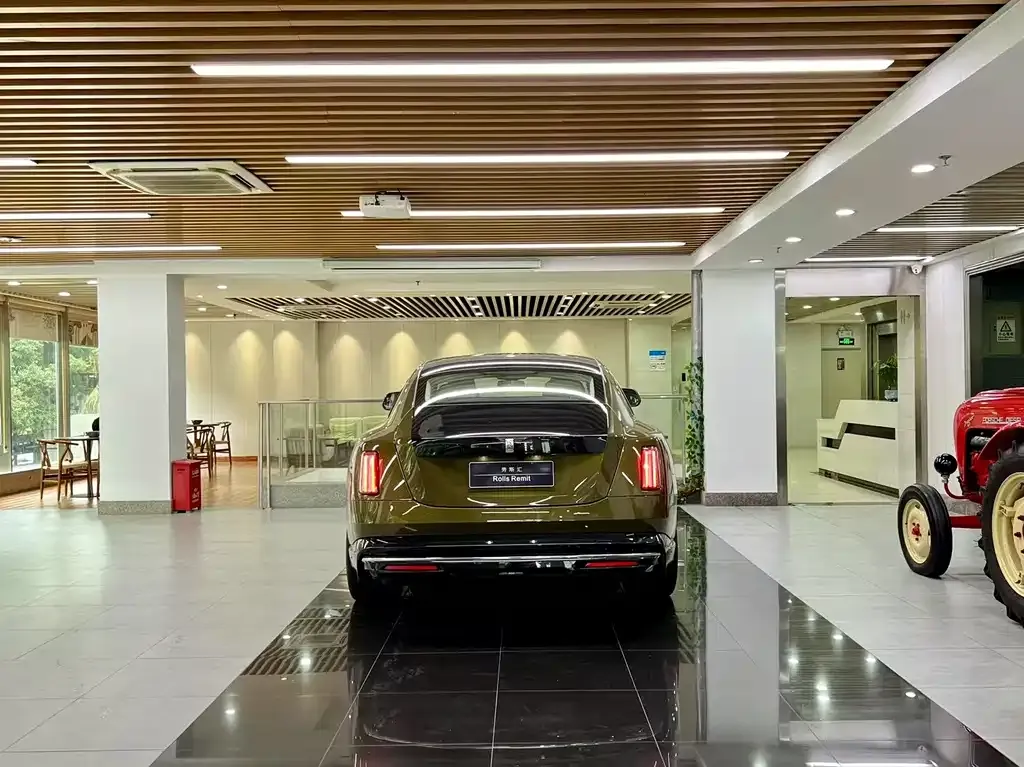 Rolls-Royce Phantom 2025 из CN, фото 7