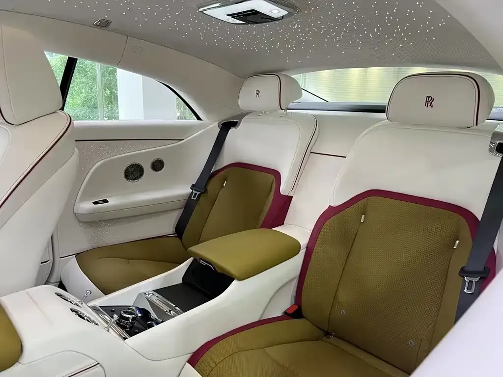 Rolls-Royce Phantom 2025 из CN, фото 3