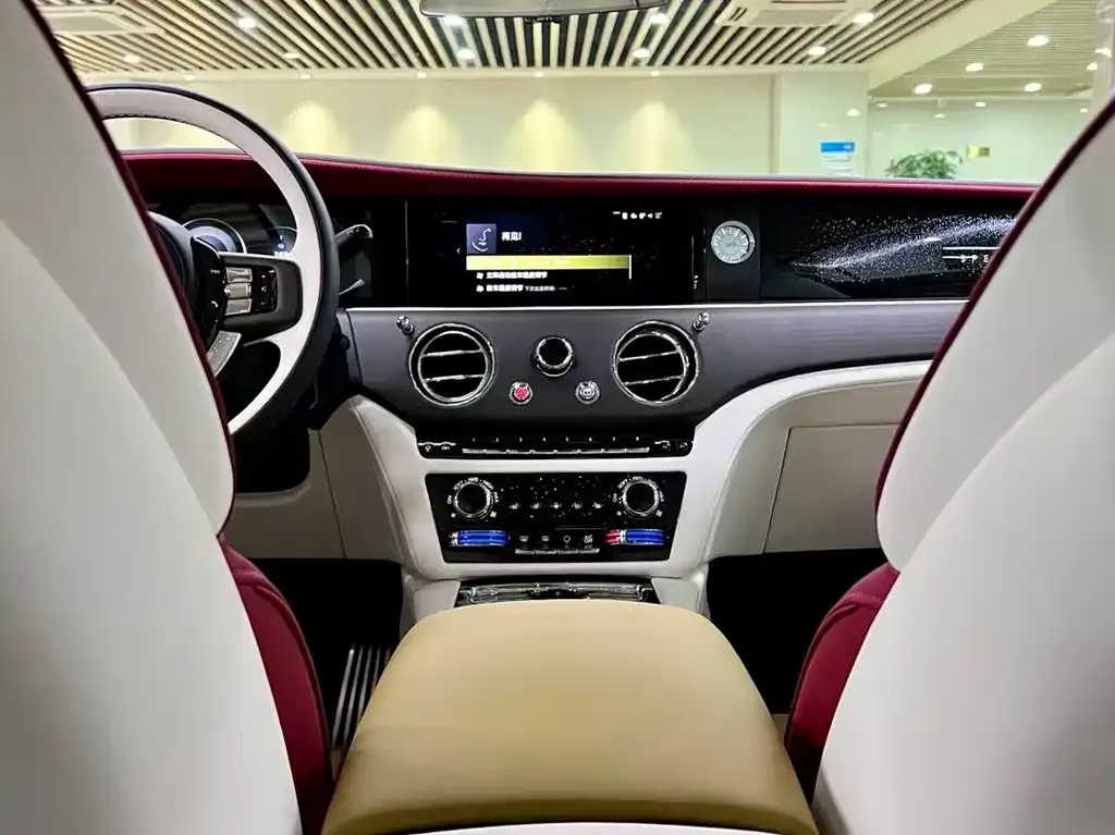 Rolls-Royce Phantom 2025 из CN, фото 5