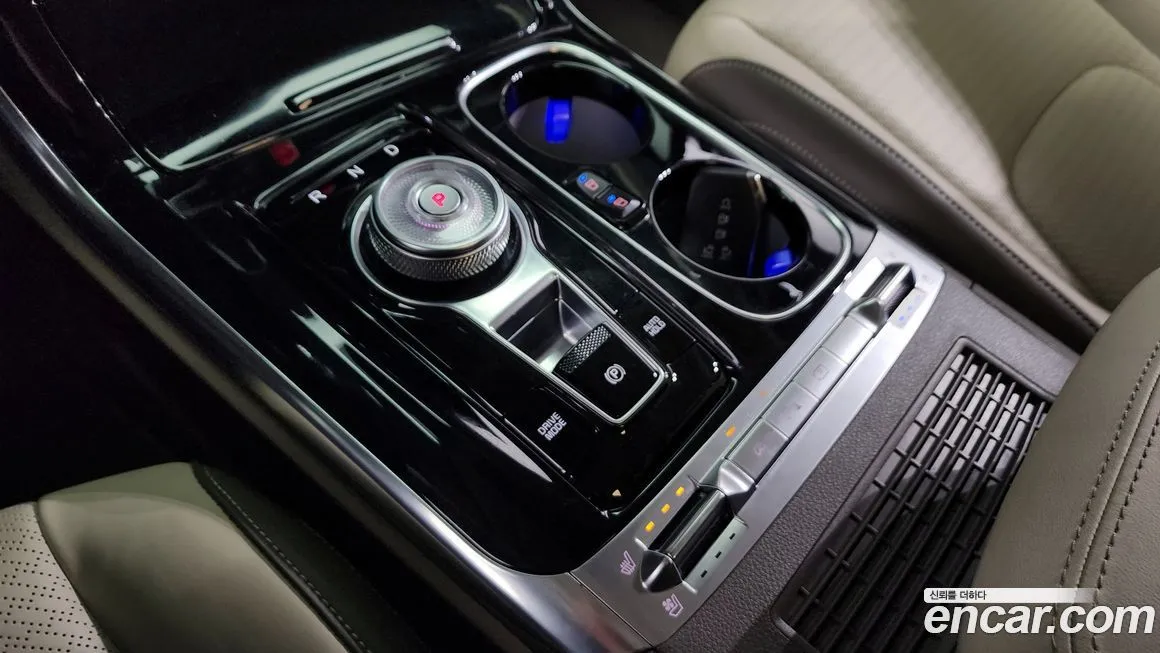 Kia Carnival — фото 10