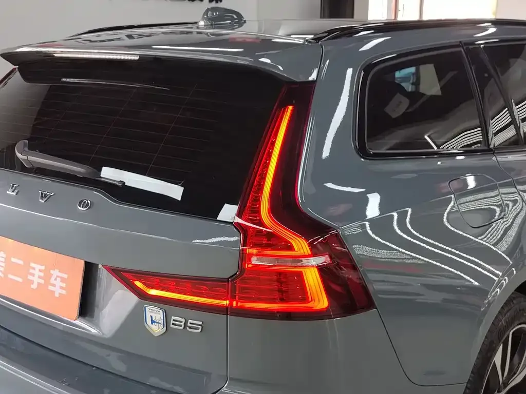 Volvo V60 2022 из CN, фото 6
