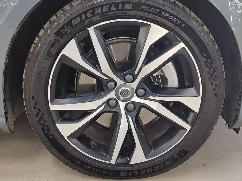 Volvo V60 2022 из CN, фото 9