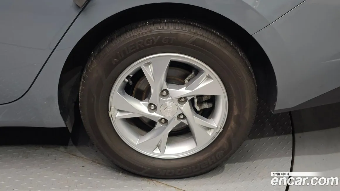 Hyundai AVANTE — фото 2