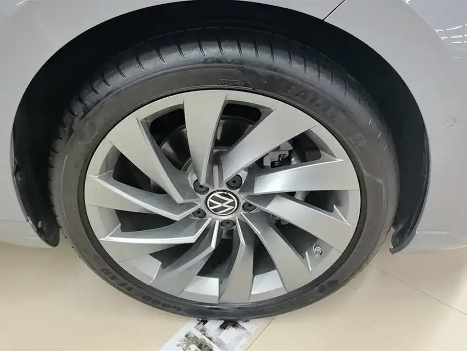 Volkswagen CC 2023 из CN, фото 4
