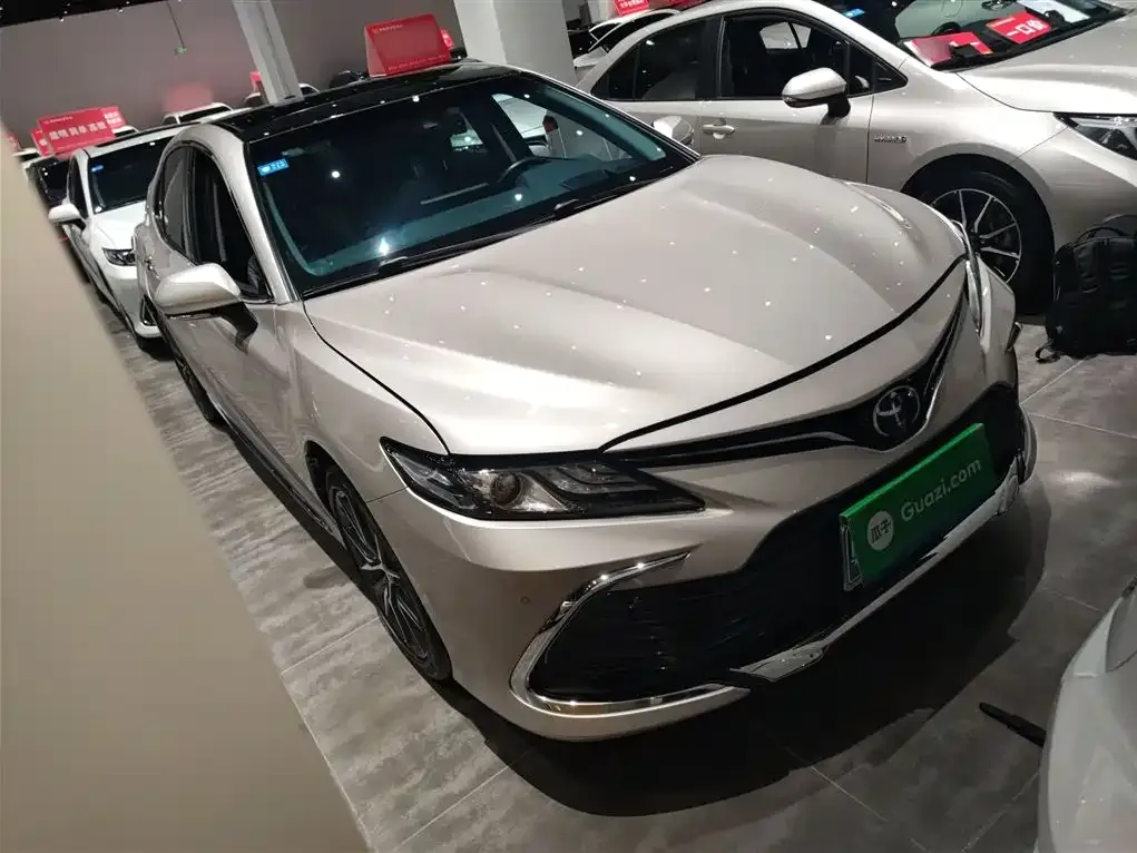 Toyota Camry — фото 6