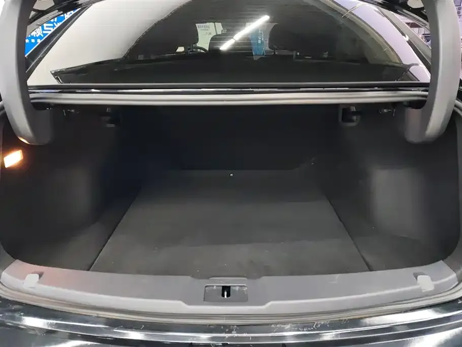 Hongqi E-QM5 2023 из CN, фото 2