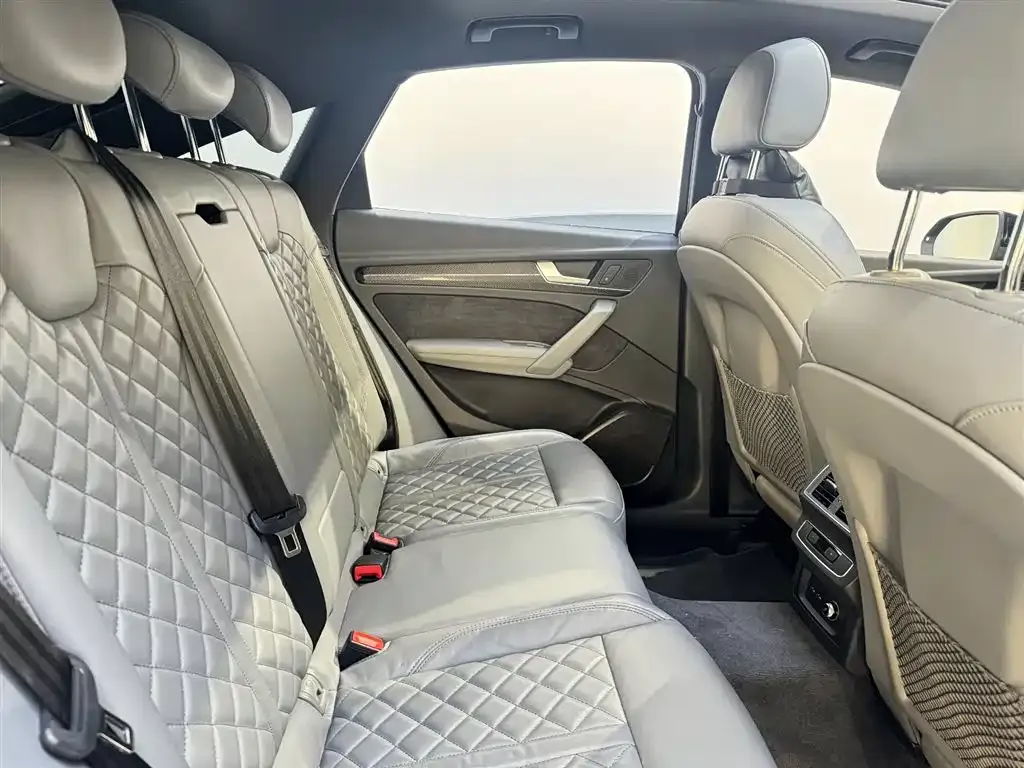 Audi Q5L Sportback 2023 из CN, фото 6