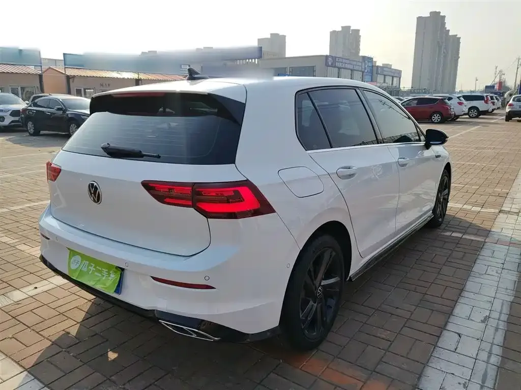 Volkswagen Golf 2023 из CN, фото 7