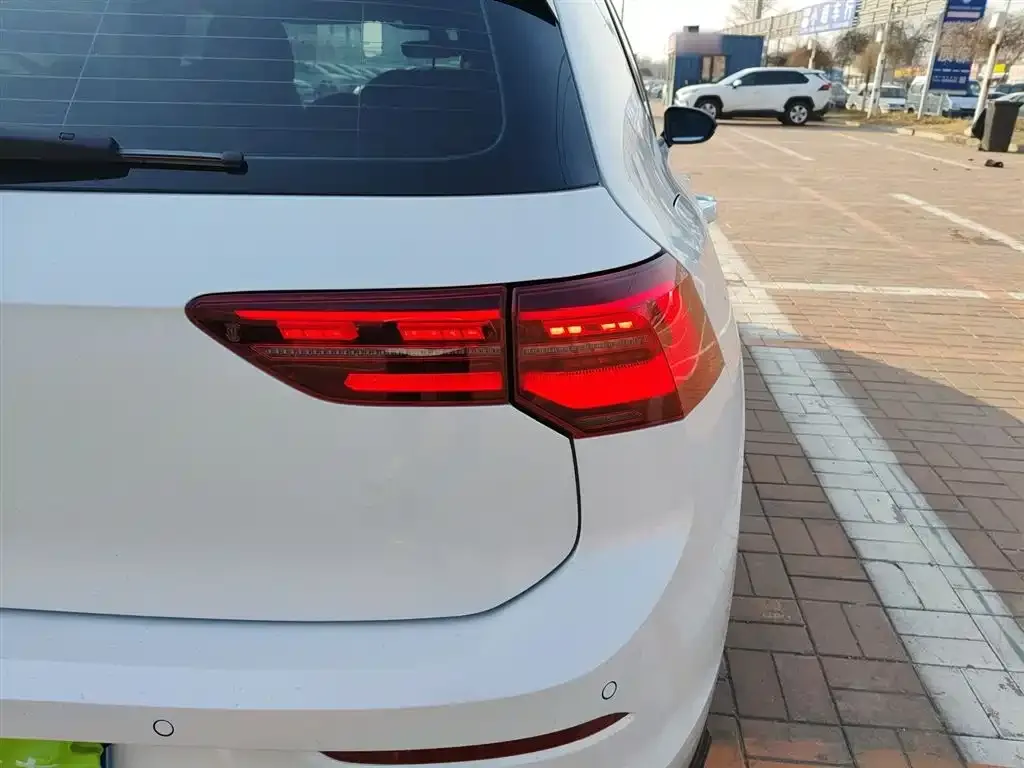 Volkswagen Golf 2023 из CN, фото 8